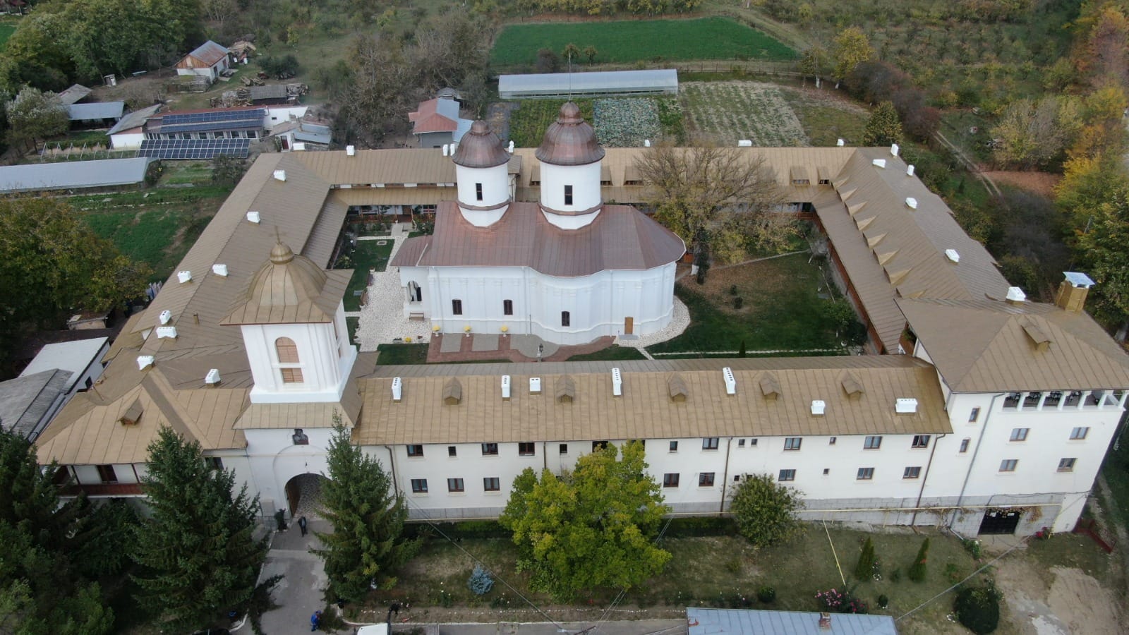 You are currently viewing DUMINICĂ VA FI  RESFINȚITĂ BISERICA MÂNĂSTIRII VIFORÂTA