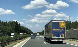 Read more about the article Restricții de circulație pentru camioane, în Ungaria