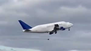 Read more about the article Un avion și-a pierdut o roată imediat după decolare