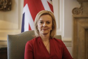 You are currently viewing Premierul Marii Britanii, Liz Truss, și-a dat demisia