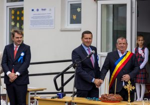 Read more about the article Radu Popa: Primarul comunei Văcărești, Romică Stoica se luptă cu dezinformarea și manipularea unor mini-politicieni