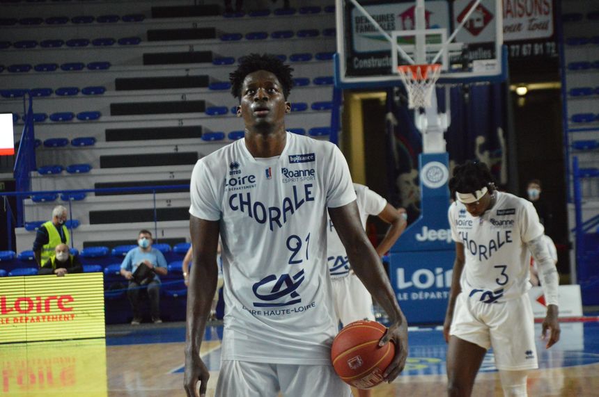 You are currently viewing Baschetbalistul Boubacar Toure, condamnat la închisoare cu suspendare pentru că i-a fracturat maxilarul unui adversar