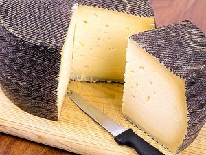 Read more about the article 250 de specialiști au ales care este cea mai bună brânză din lume în 2022
