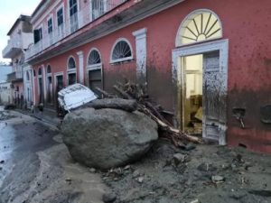 Read more about the article Stare de urgenţă decretată în Italia, pentru insula Ischia, după o alunecare de teren