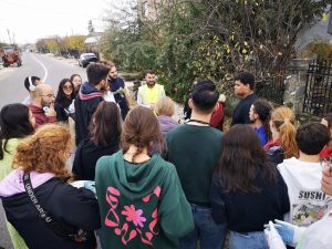 Read more about the article Elevi din patru țări europene au participat, ieri, alături de tineri din Aninoasa, la o amplă acțiune de ecologizare