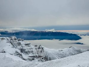 Read more about the article Riscul de avalanșe din munții Bucegi, în scădere