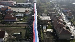 Read more about the article Serbia cere etnicilor sârbi din Kosovo să oprească protestelor împotriva guvernului de la Pristina