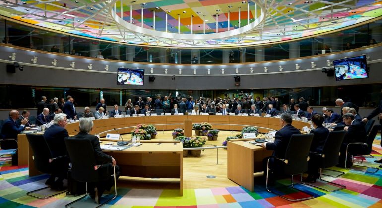 You are currently viewing Consiliul European a aprobat împrumutul de 18 miliarde de euro pentru Ucraina, cu o perioadă de grație de 10 ani
