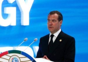 Read more about the article Medvedev a fost numit vicepreşedinte al comisiei militaro-industriale