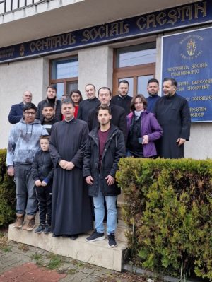 Read more about the article CENTRUL SOCIAL CREȘTIN DIN TÂRGOVIȘTE A PRIMIT SPRIJIN DIN PARTEA UNOR PAROHII ALE ARHIEPISCOPIEI TÂRGOVIȘTEI