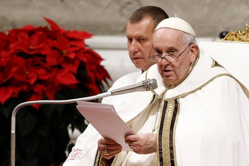 You are currently viewing Papa Francisc: Bărbaţii şi femeile din lumea noastră, în foamea lor de bogăţie şi putere, îşi consumă chiar şi vecinii, fraţii şi surorile