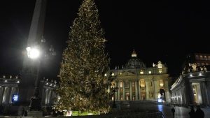 Read more about the article Papa Francisc i-a primit pe cei care au donat anul acesta Bradul și Ieslea Nativității din Piața San Pietro