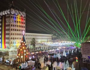 Read more about the article La Târgoviște, se deschide oficial sezonul sărbătorilor de iarnă. Iluminatul festiv se aprinde astăzi, în Piața Tricolorului
