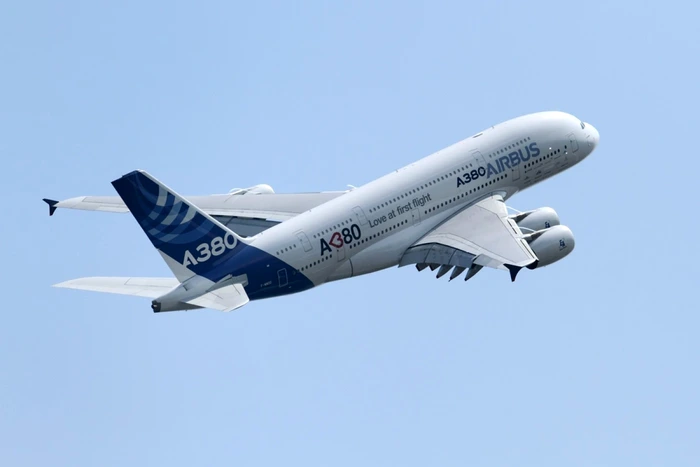 You are currently viewing Airbus și Renault colaborează pentru a dezvolta o nouă generație de baterii electrice pentru mașini și avioane