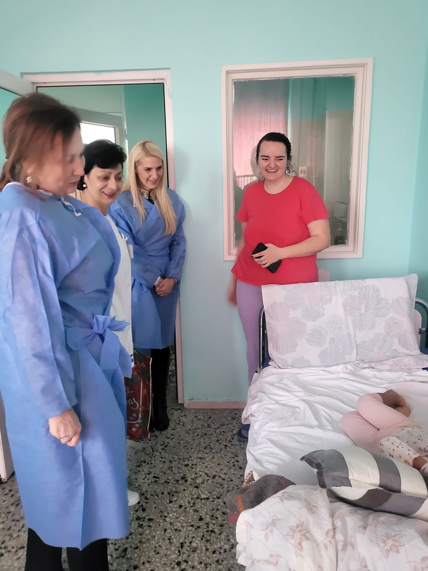 You are currently viewing Membrele OFSD le-au bucurat, ieri, ziua micilor pacienți ai Spitalul Judeţean de Urgenţă din Târgoviște