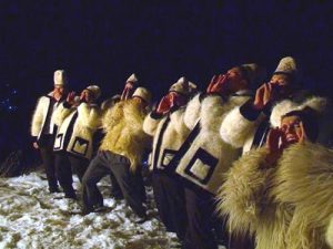 Read more about the article Obiceiuri păstrate, în județul Dâmbovița, în ajun de Anul Nou