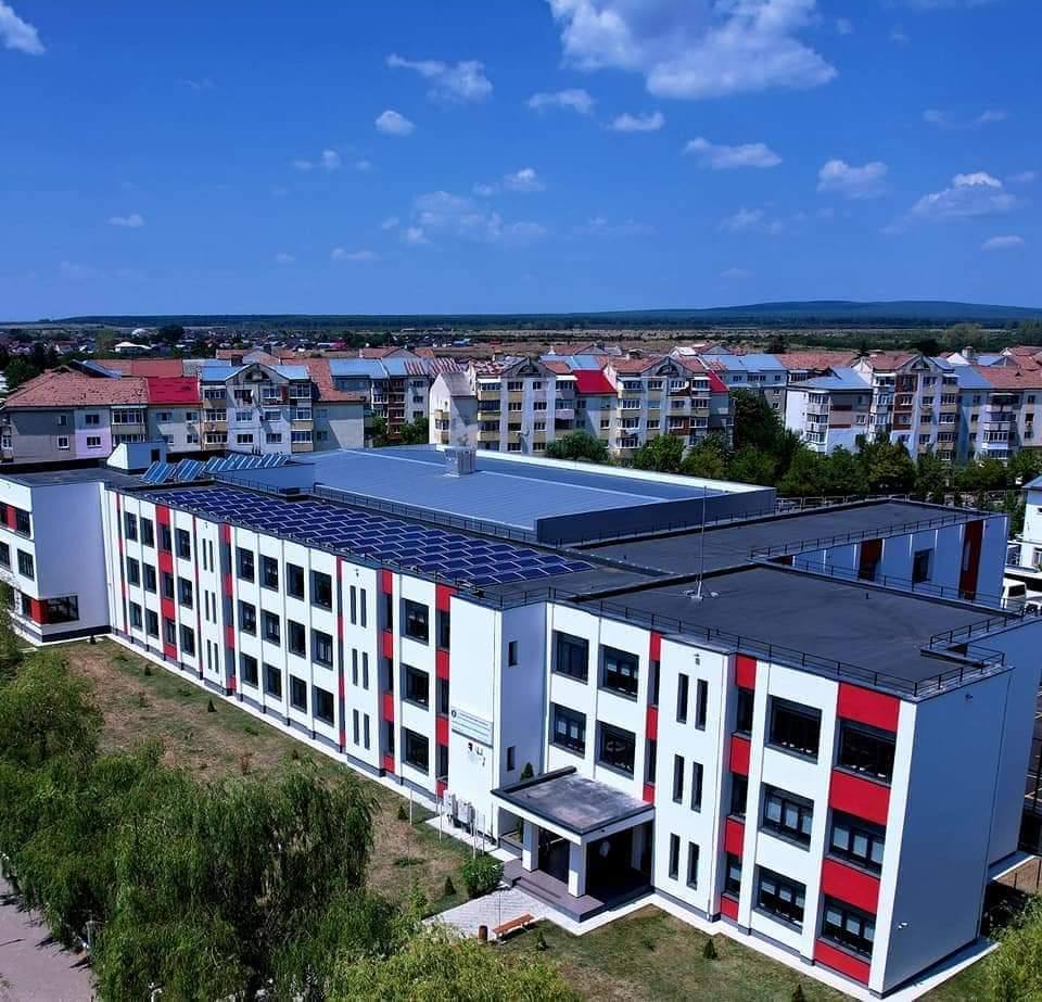 You are currently viewing Aproape 21.000.000 lei, vor merge în școlile târgoviștene, prin PNRR
