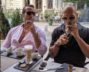 Read more about the article Andrew și Tristan Tate rămân în arest încă o lună