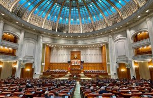 Read more about the article Moțiunea simplă ”România merită mai mult decât hoţi în funcţii publice”, împotriva ministrului Lucian Bode, a fost respinsă