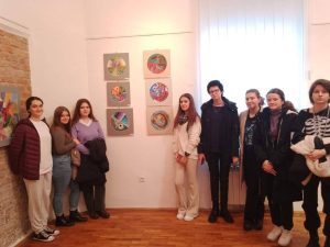 Read more about the article ARTIȘTI ÎN DEVENIRE – Vernisajul expoziției de pictură al tinerilor elevi de la Liceul de Arte „Bălașa Doamna” 