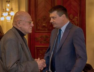 Read more about the article Ionuț Vulpescu: Lecția mea de la Răzvan Theodorescu e că timpul, deși nu pare, uneori e de partea ta, și că cea mai frumoasă vârstă din viața unui om e „tinerețea matură”
