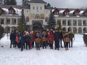 Read more about the article ACTIVITĂȚI EDUCAȚIONALE DE VACANȚĂ ALE UNOR TINERI DE LA PAROHII DIN ARHIEPISCOPIA TÂRGOVIȘTEI