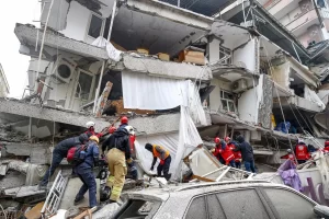Read more about the article Numărul morților în urma cutremurelor din Turcia și Siria a depășit 50.000
