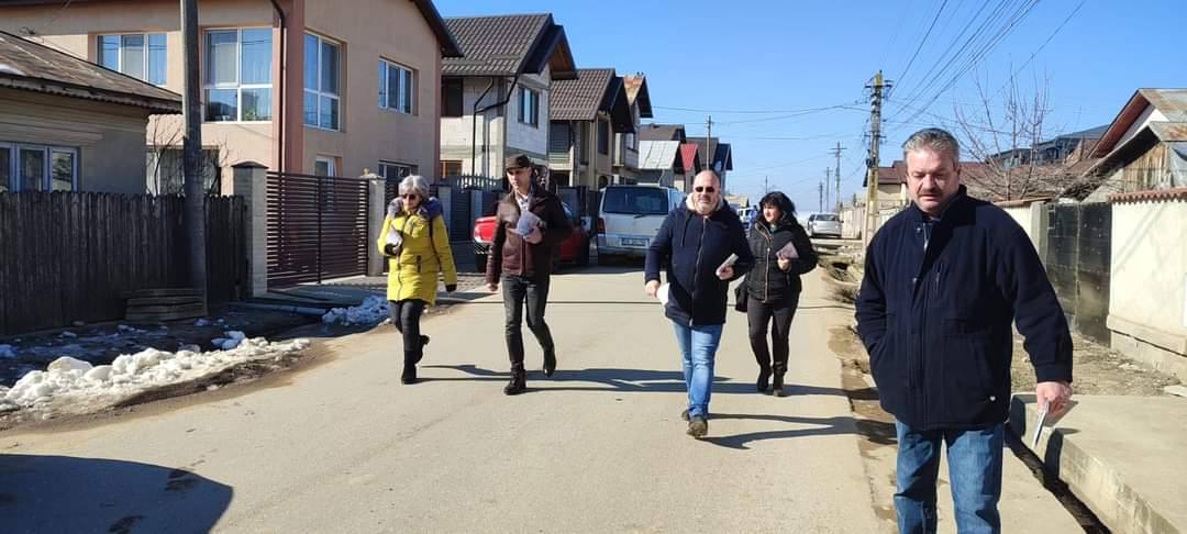 You are currently viewing Reprezentanții Direcției Agricole Dâmbovița au luat la pas comuna Băleni, pentru a promova programul Tomata