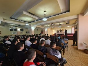Read more about the article APOLOGETUL ȘI SCRIITORUL CREȘTIN DANION VASILE A CONFERENȚIAT LA TÂRGOVIȘTE PENTRU ELEVI ȘI STUDENȚI