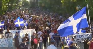Read more about the article Protestele continuă în Grecia, după accidentul feroviar de marți, soldat cu 57 de morți