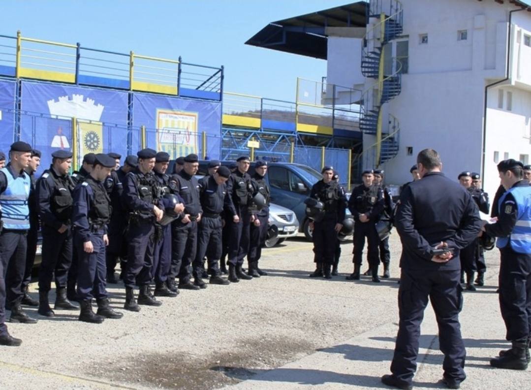 You are currently viewing Jandarmii dâmbovițeni au în atenție meciurile de fotbal din Liga a III-a