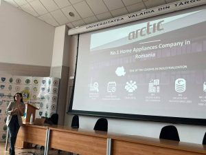 Read more about the article Societatea Arctic le-a prezentat, astăzi, studenților UVT programul Arctic Fresh Start Internship 2023