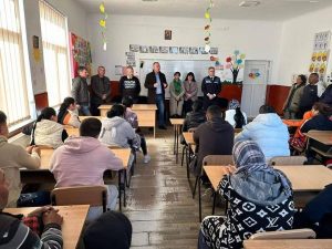 Read more about the article Acțiune informativ-preventivă, la Crângurile, după ce mai mulți minori au fost surprinși la volan