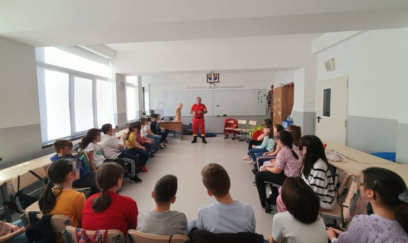 You are currently viewing Săptămâna plină de acțiuni educative, pentru pompierii dâmbovițeni