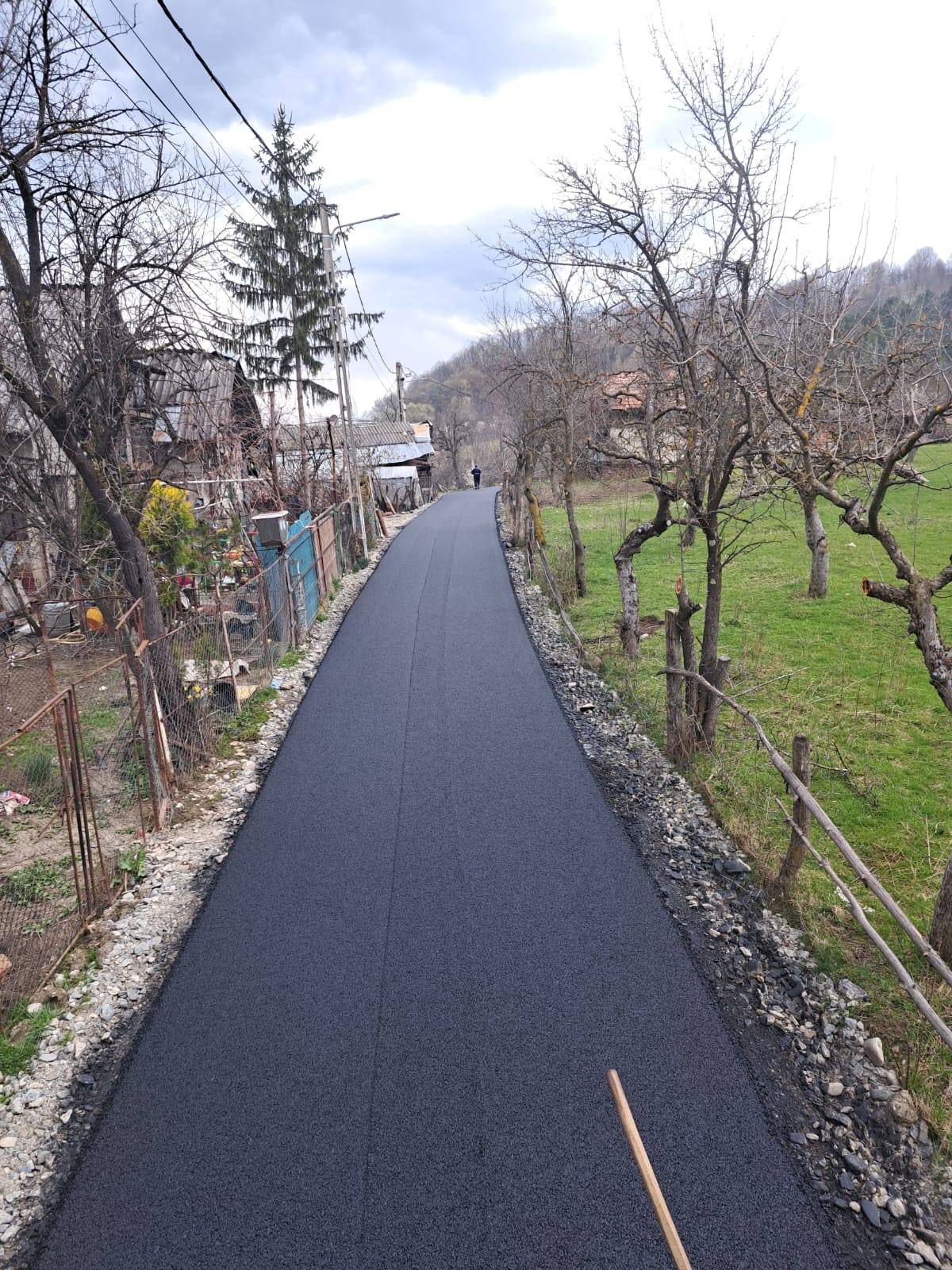 You are currently viewing Modernizarea prin asfaltare a tuturor străzilor din satul Gemenea – Brătulești a fost finalizată