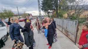Read more about the article Daruri din partea femeilor social-democrate, pentru persoanele vulnerabile din Nucet
