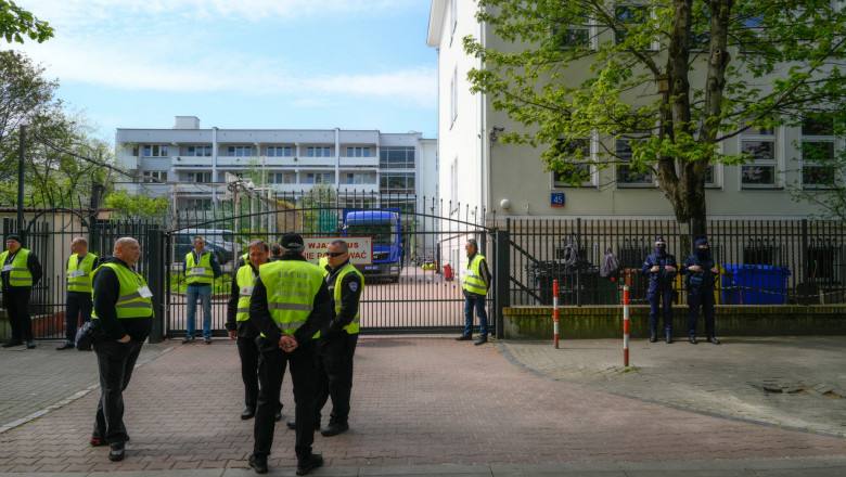 You are currently viewing Polonia a confiscat clădirea unui liceu rusesc situat în Ambasada Rusiei la Varşovia