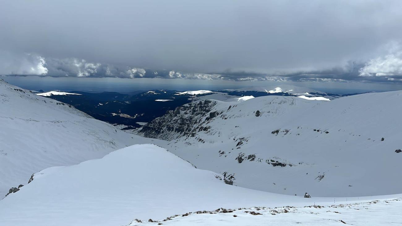 You are currently viewing Masivul Bucegi rămâne singurul din țară cu risc ridicat de avalanșe