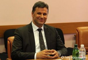 Read more about the article Premierul Bosniei, condamnat la patru ani de închisoare pentru corupţie