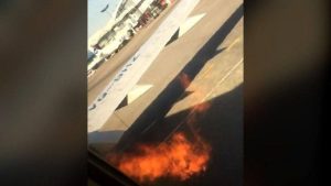 Read more about the article Motorul unui avion a luat foc chiar în momentul decolării