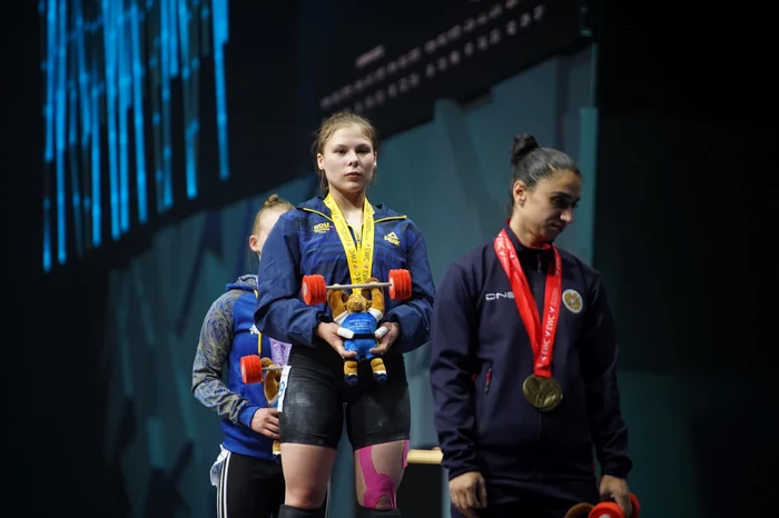 You are currently viewing Andreea Cotruța a cucerit trei medalii de aur la Campionatele Europene de haltere