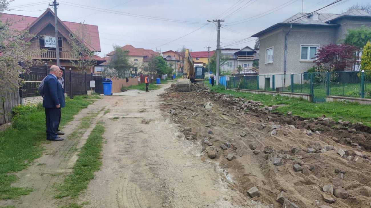 You are currently viewing Au început lucrările de reabilitare și modernizare ale străzii Ana Ipătescu, din Moreni