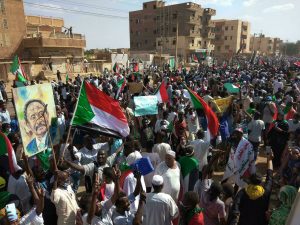 Read more about the article Până acum, 39 de cetăţeni români şi 6 membri ai familiei acestora au fost evacuați din Sudan
