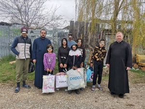Read more about the article ASOCIAȚIA CENTRUL DIACONAL CASA CREȘTINĂ A FINALIZAT PROIECTUL „ÎMBRACĂ UN COPIL CU HAINE NOI DE SFINTELE PAȘTI”