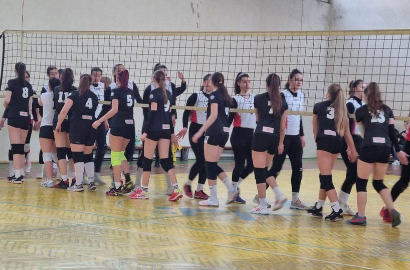 You are currently viewing CSȘ-CSM Târgoviște s-a oprit în faza semifinală a Campionatului Național de volei pentru junioare