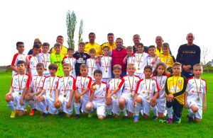 Read more about the article Juniorii U11 de la Phoenix Târgoviște au devenit campioni județeni după un sezon de excepție