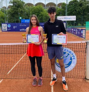 Read more about the article Tenismenul Cezar Papoe, de la CS Târgoviște, locul 3 în proba de dublu mixt a Campionatului Național Individual U18