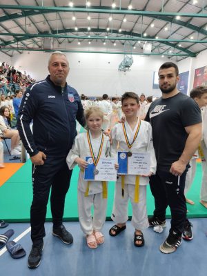 Read more about the article Patru sportivi de la CSȘ-CSM Târgoviște, pe podium la Campionatul Național de judo U13