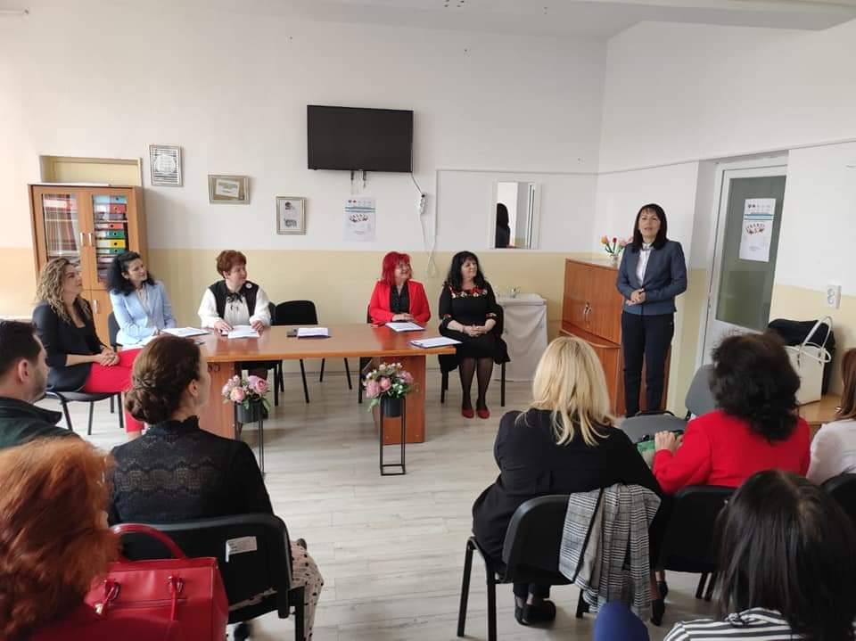 You are currently viewing DÂMBOVIȚA: Simpozionul Național ,,ÎNVĂȚAREA PRIN ARTĂ ÎN LUCRUL CU ELEVII CU CES”, a ajuns la ediția a IV-a