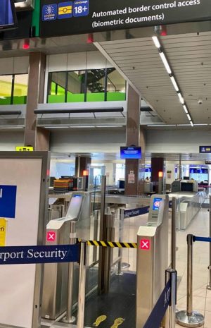 Read more about the article Aeroportul Otopeni are acum flux rapid de control pentru pasagerii cu paşapoarte biometrice
